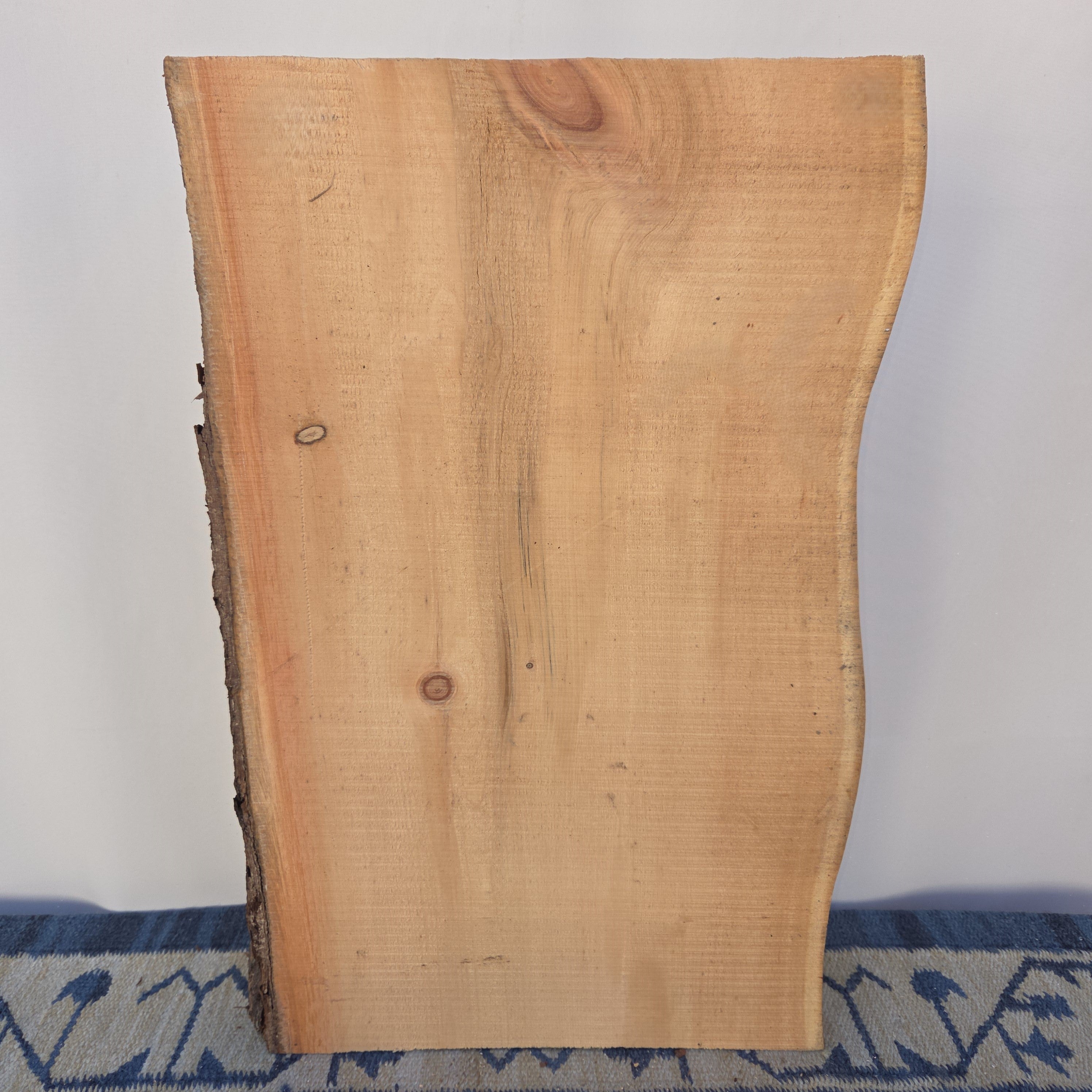 Swiss pine board – single piece (60 × 38 × 4 cm)