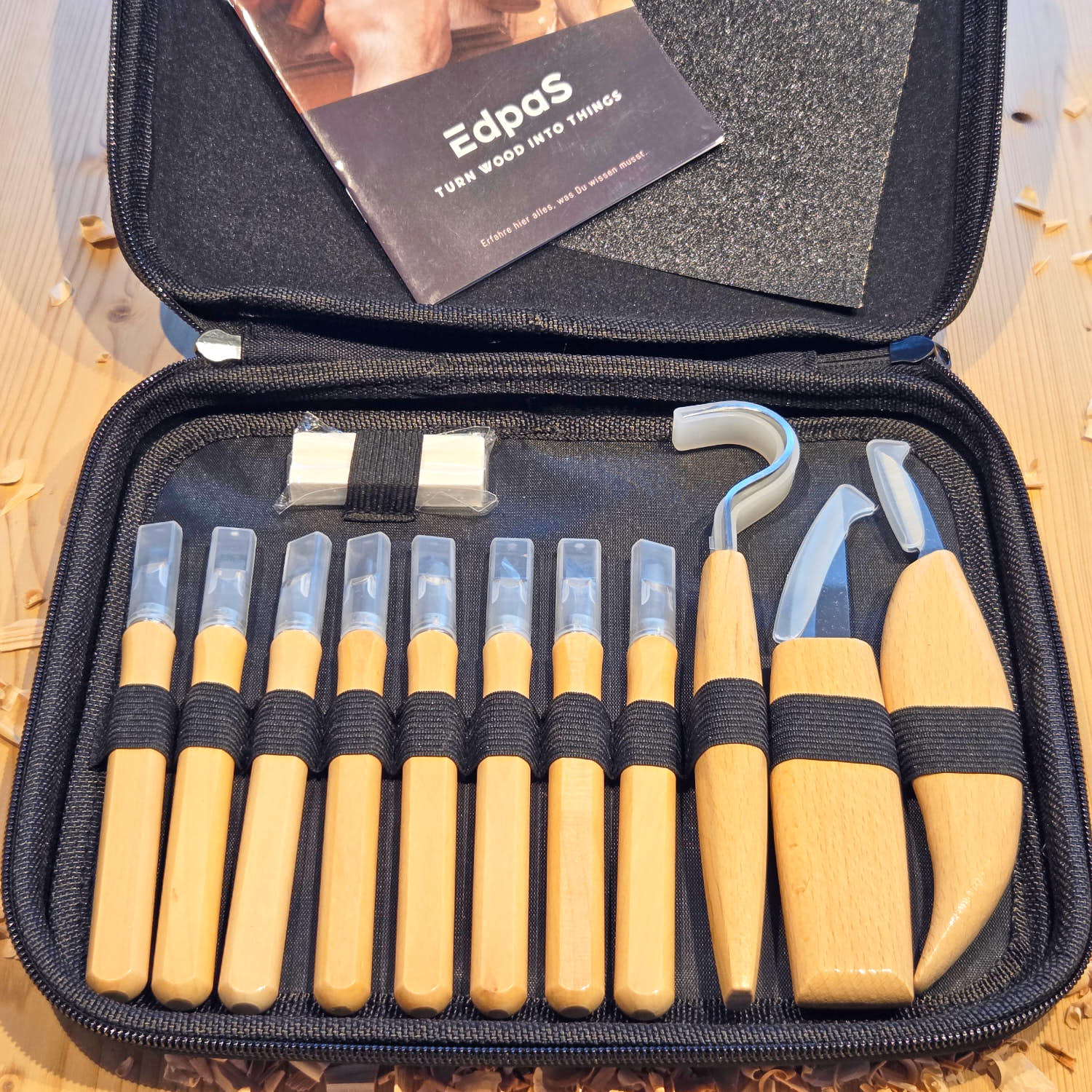 Schnitzmesser-Set 17-tlg. mit Rohling, Handschuh & Anleitung