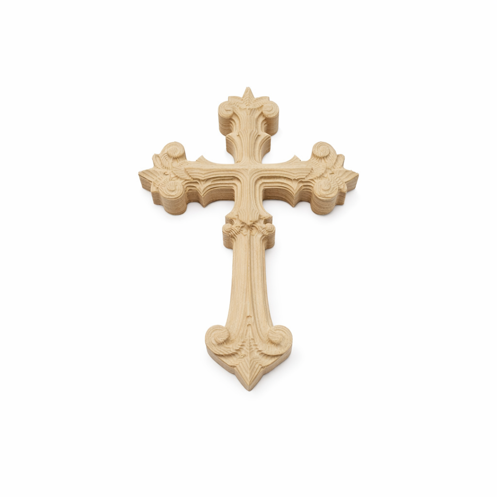 Croce grezza intagliata con decorazioni