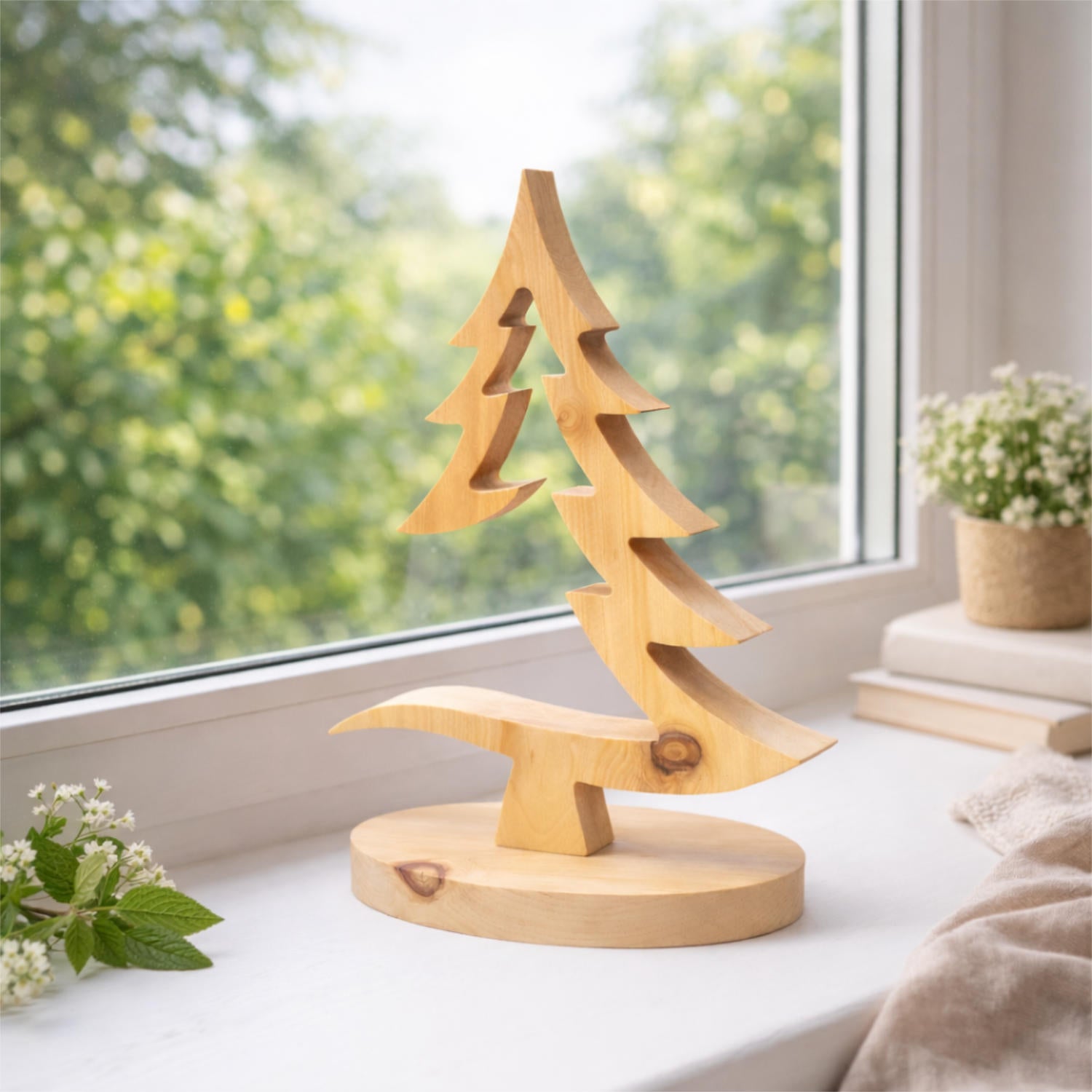 Zirbenholz Weihnachtsbaum – mit Glaskugel