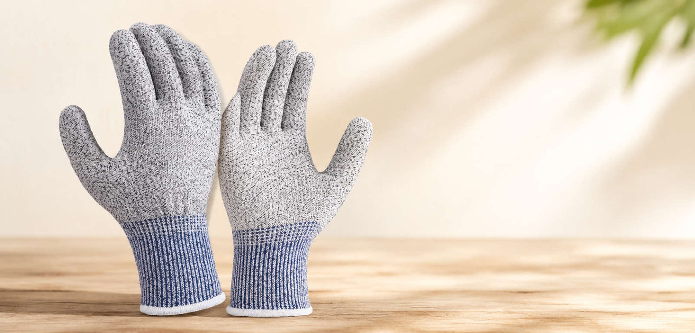 Schnittfeste Handschuhe zum Schnitzen