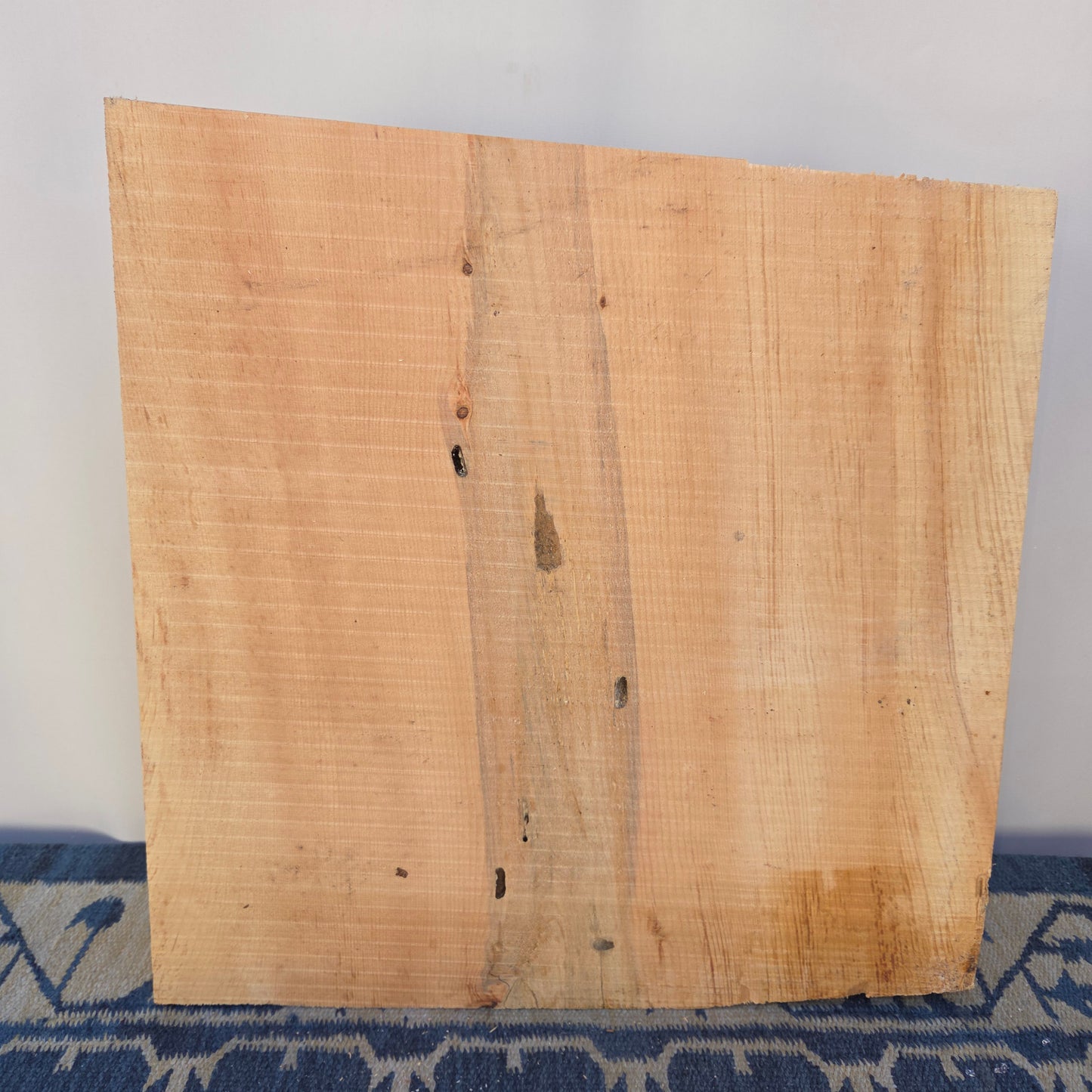 Zirbenblock – Einzelstück (53 × 49 × 10,5 cm)