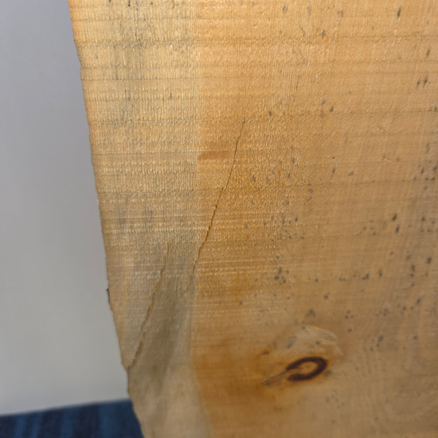 Zirbenblock – Einzelstück (46 × 25 × 7 cm)