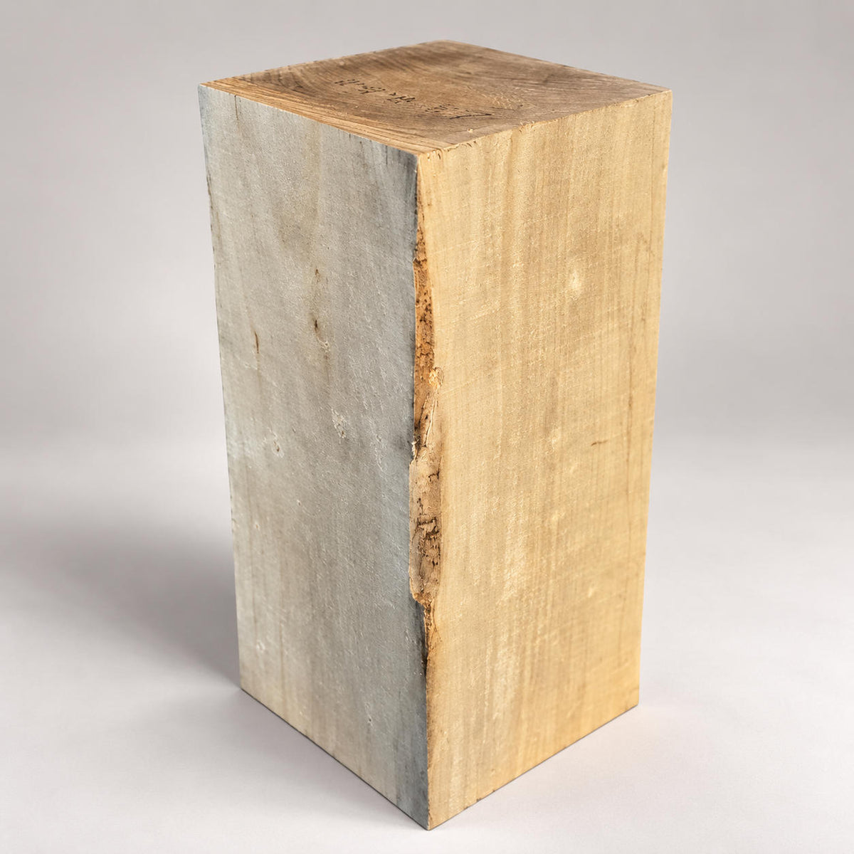 Lindenholzblock XXL – unverleimt (44 × 19 × 19 cm)