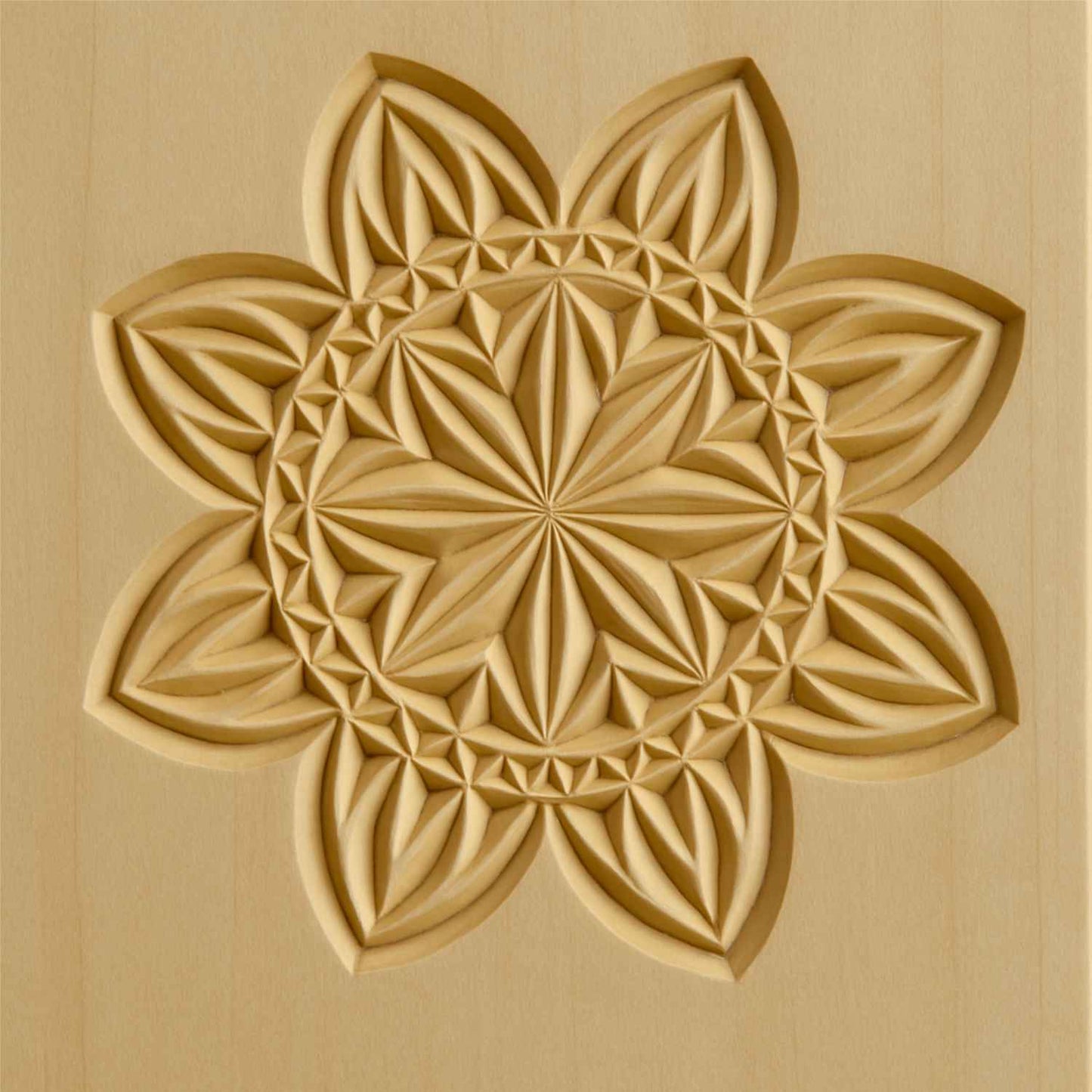 Kerbschnitzrohling 20 x 20 cm mit Mustern